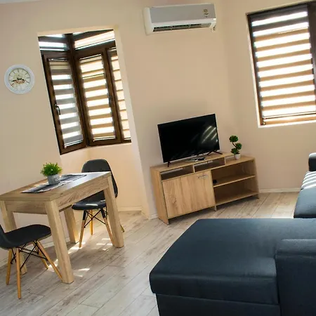 Cute & Cozy 1bd In The Center 公寓